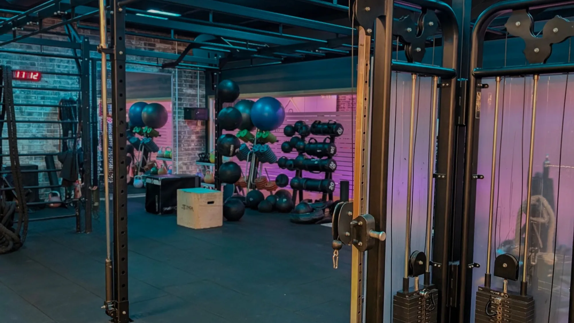 PXL 20251105 161323048~2