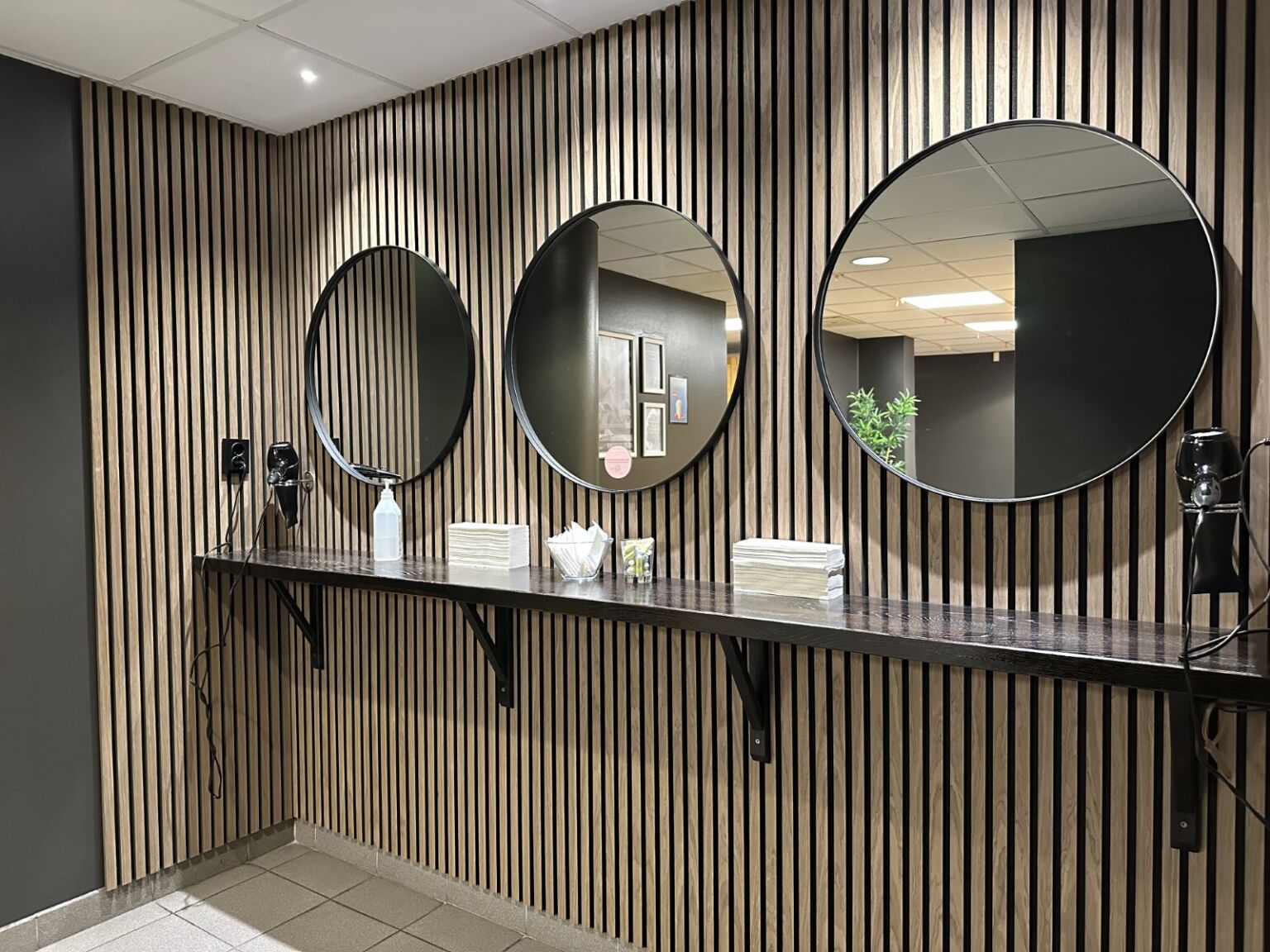 50Add065 C020 4Df3 A4f9 259Fddfe1983