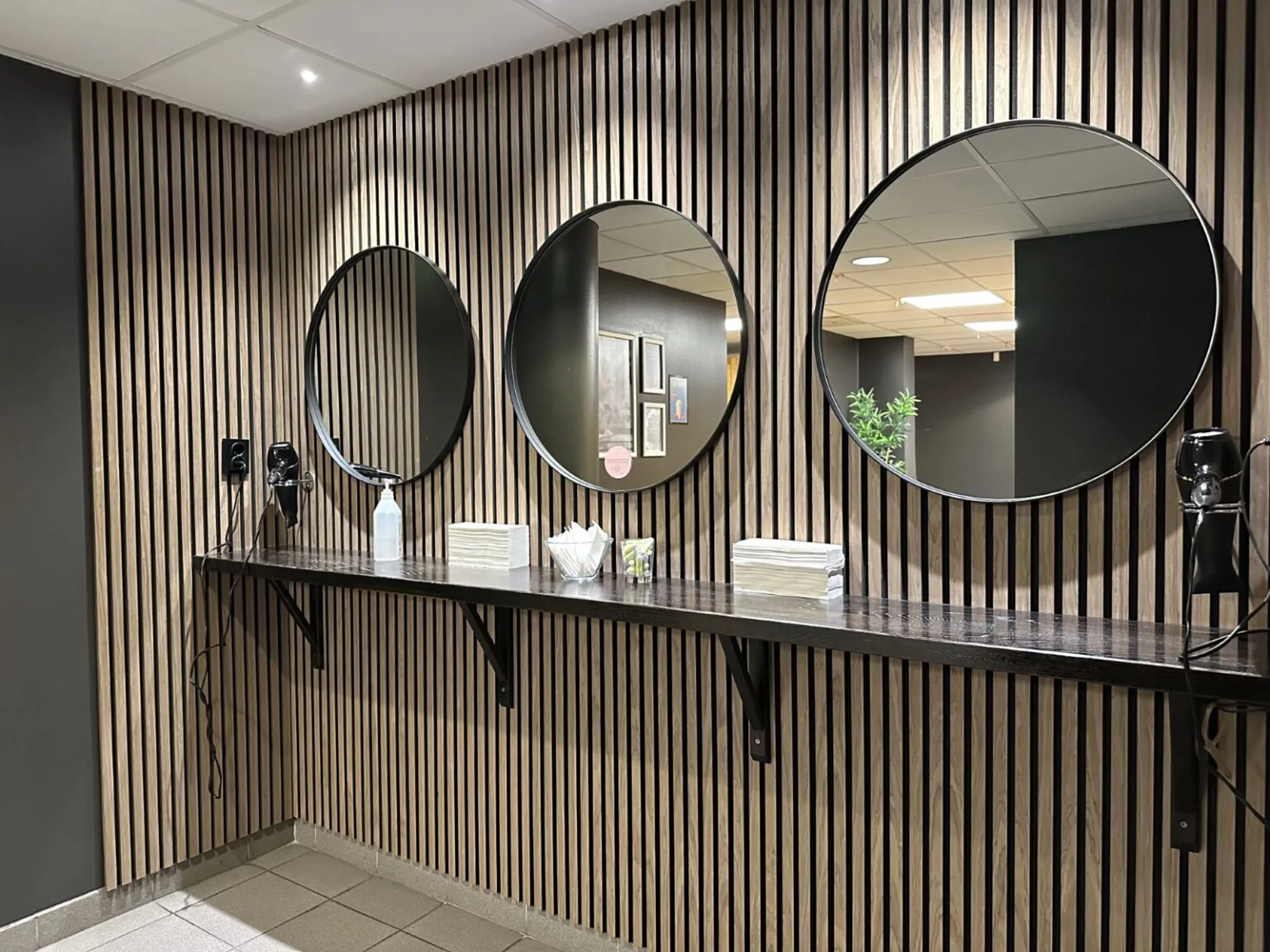 50Add065 C020 4Df3 A4f9 259Fddfe1983