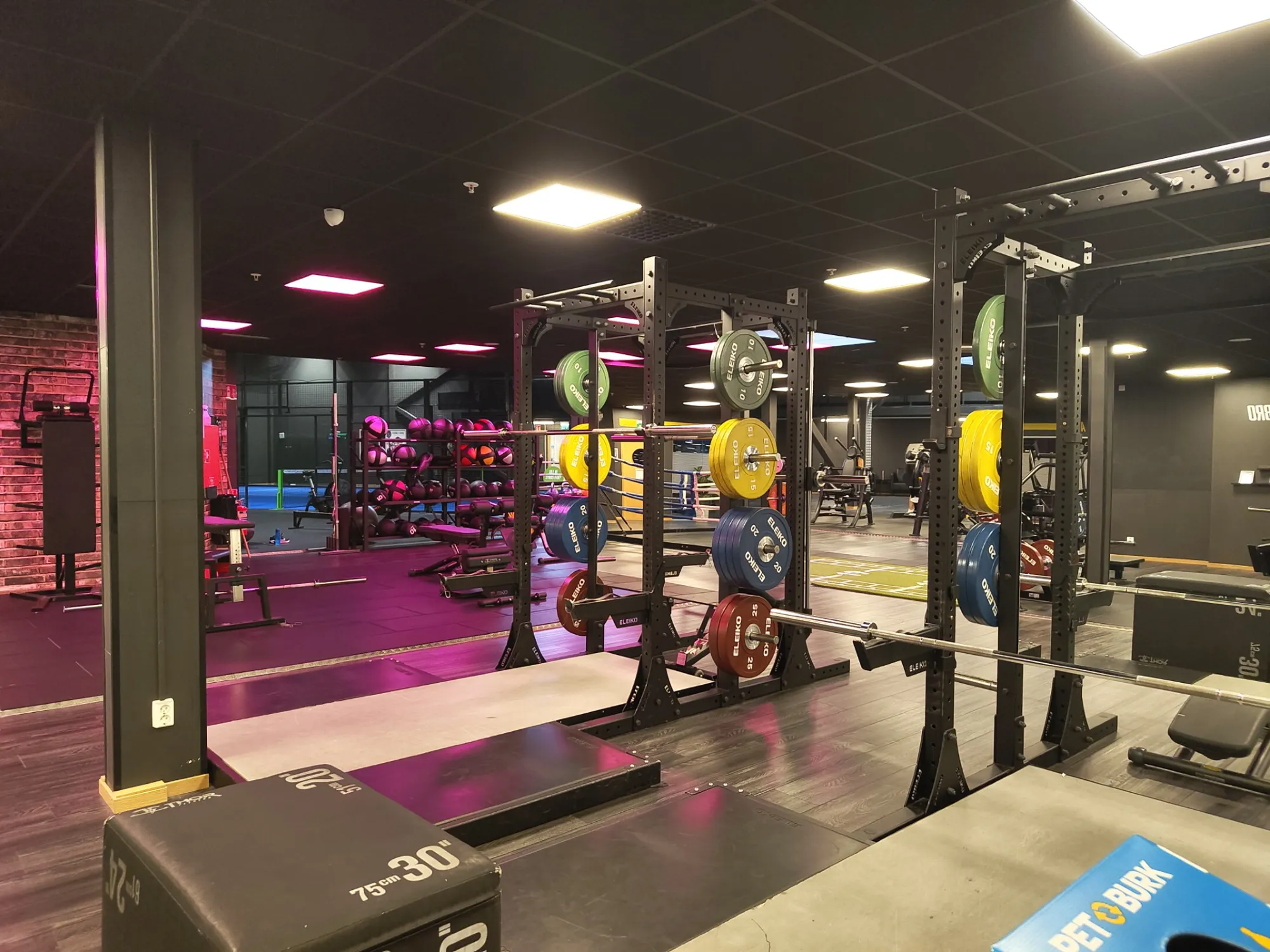 Thumbnail 1000022963