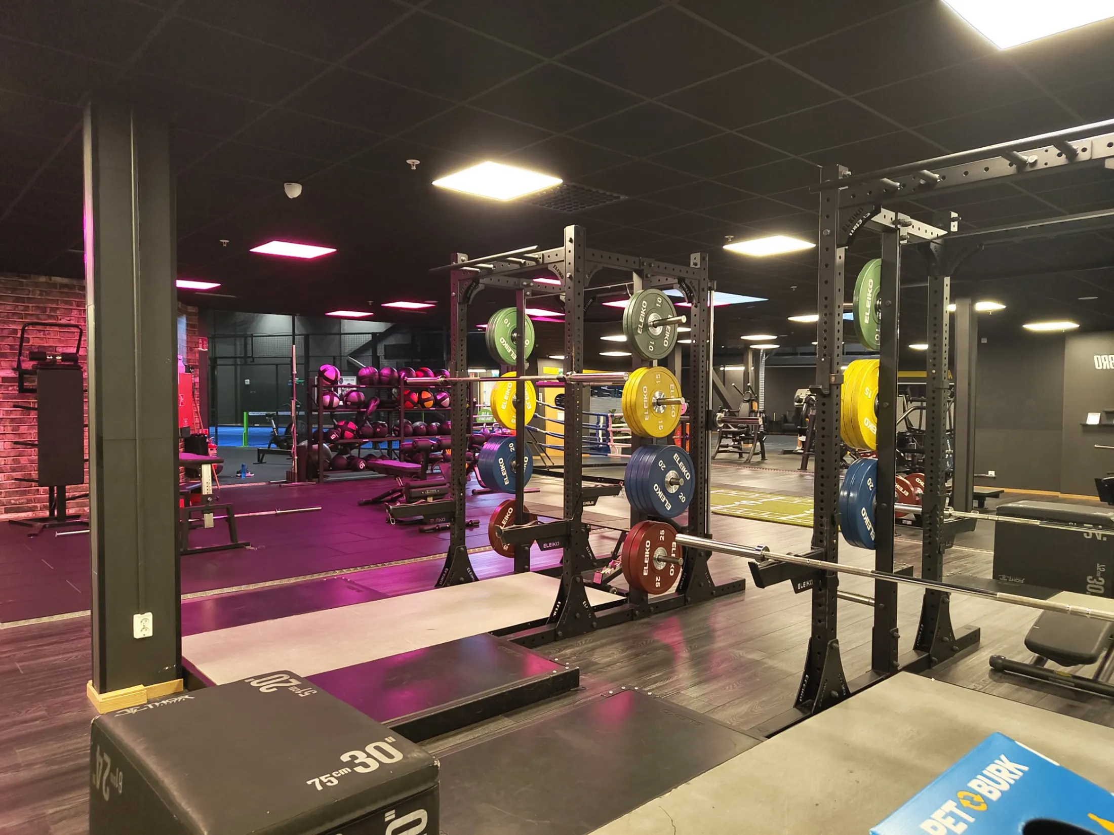 Thumbnail 1000022963