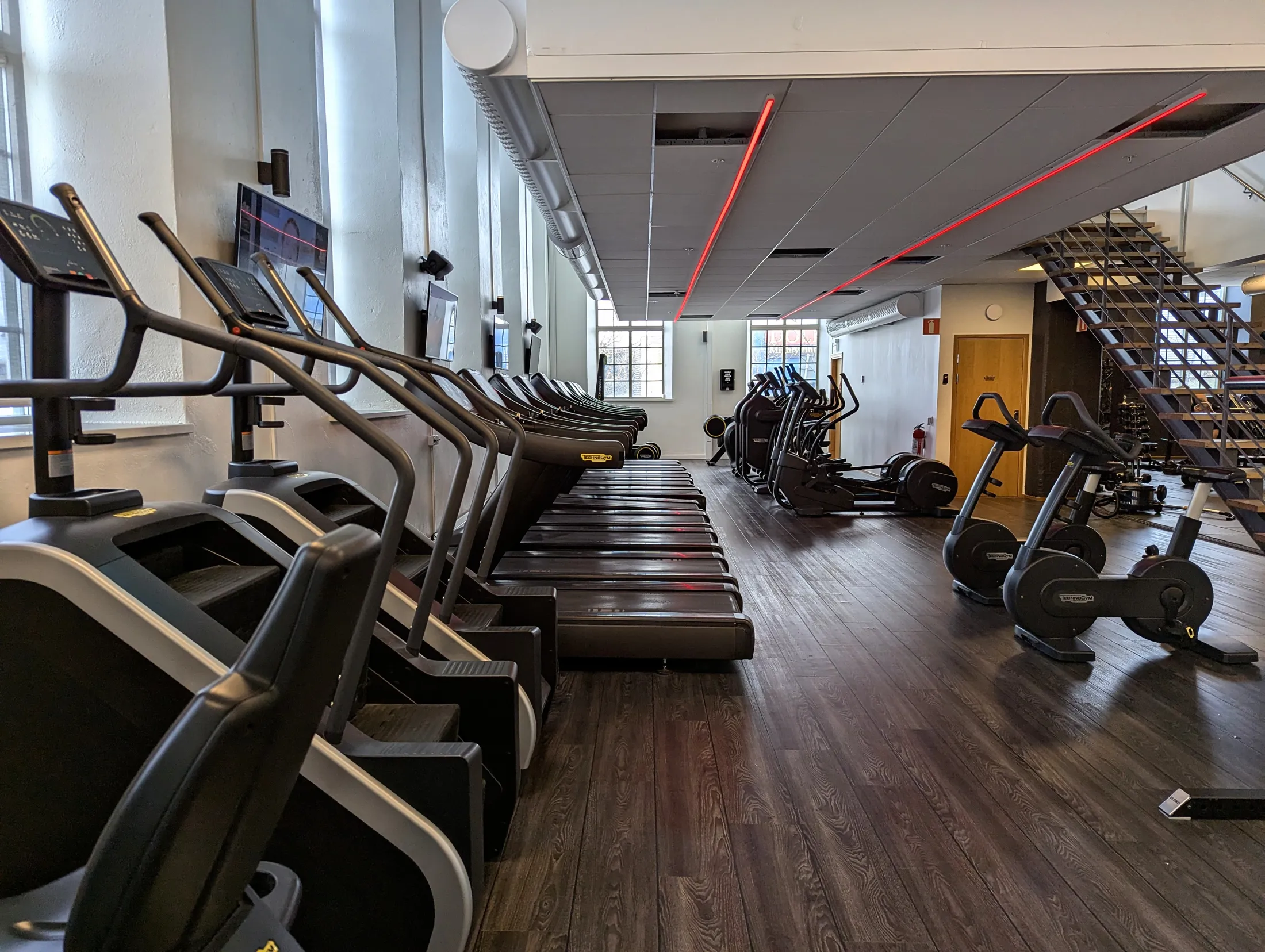 PXL 20250507 084247101~2