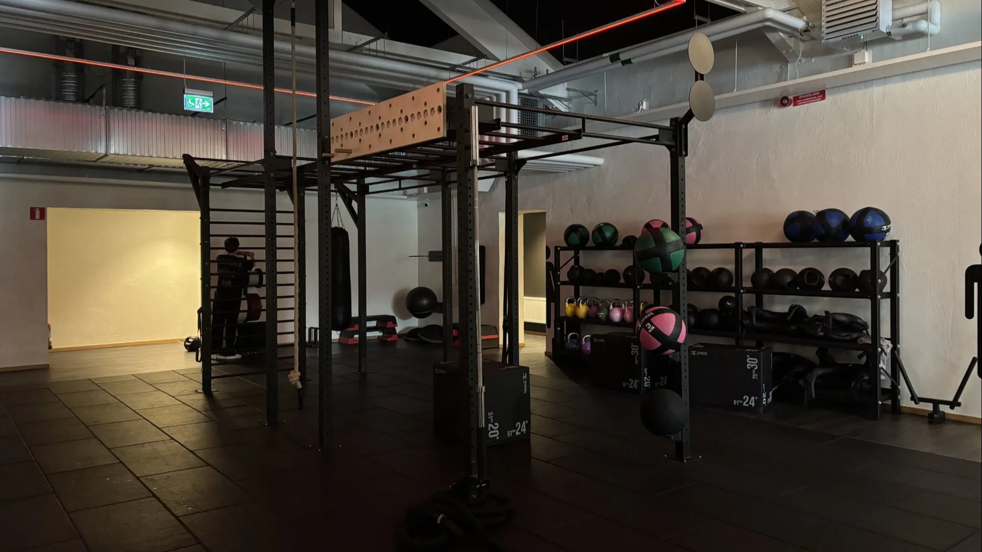 Armbåga Cage