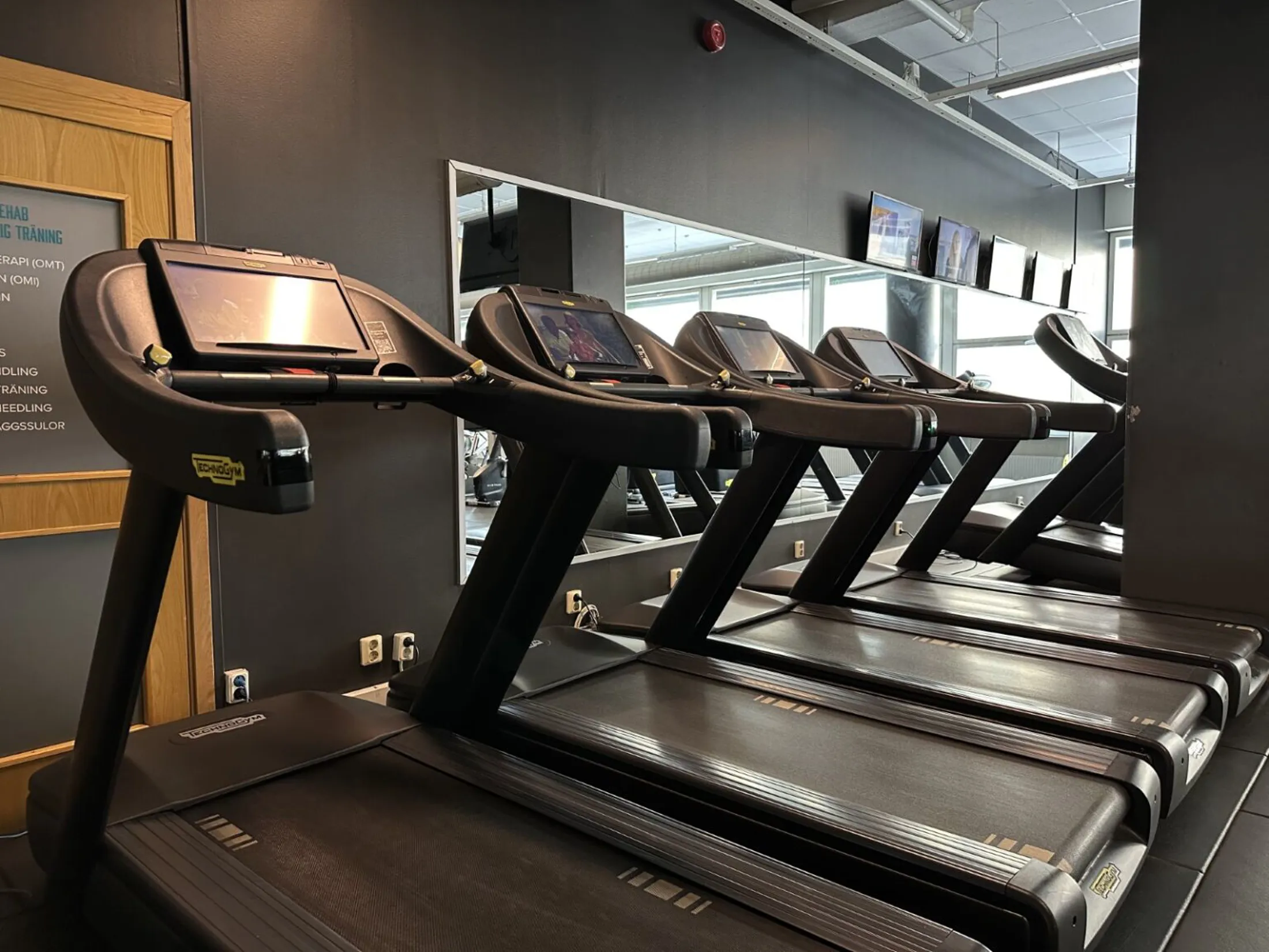 84D8e25f B493 4F32 Adf9 7Fd684694c1f